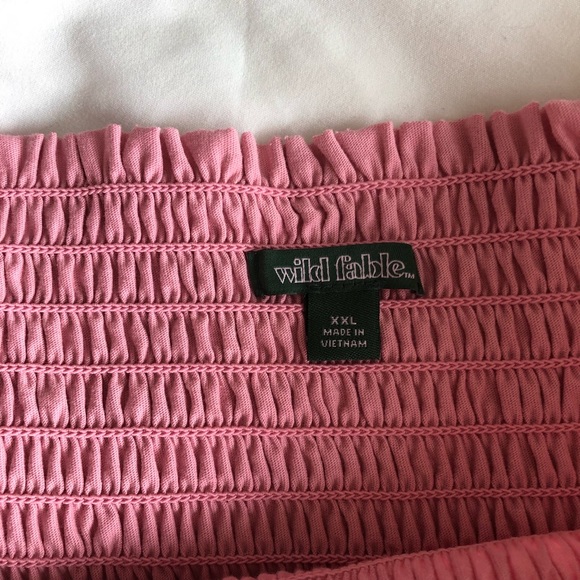 NWOT OFF THE SHOULDER CROP - Picture 4 of 4